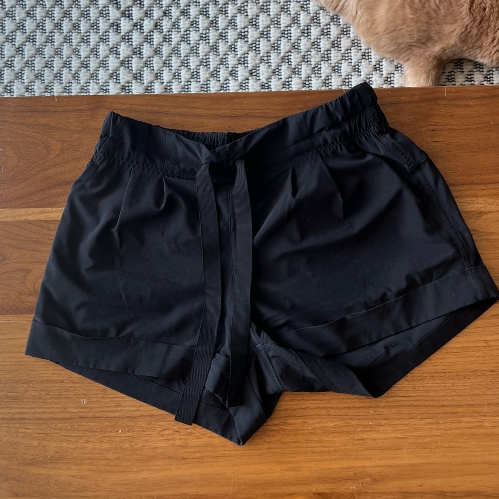 Lululemon spring break away short